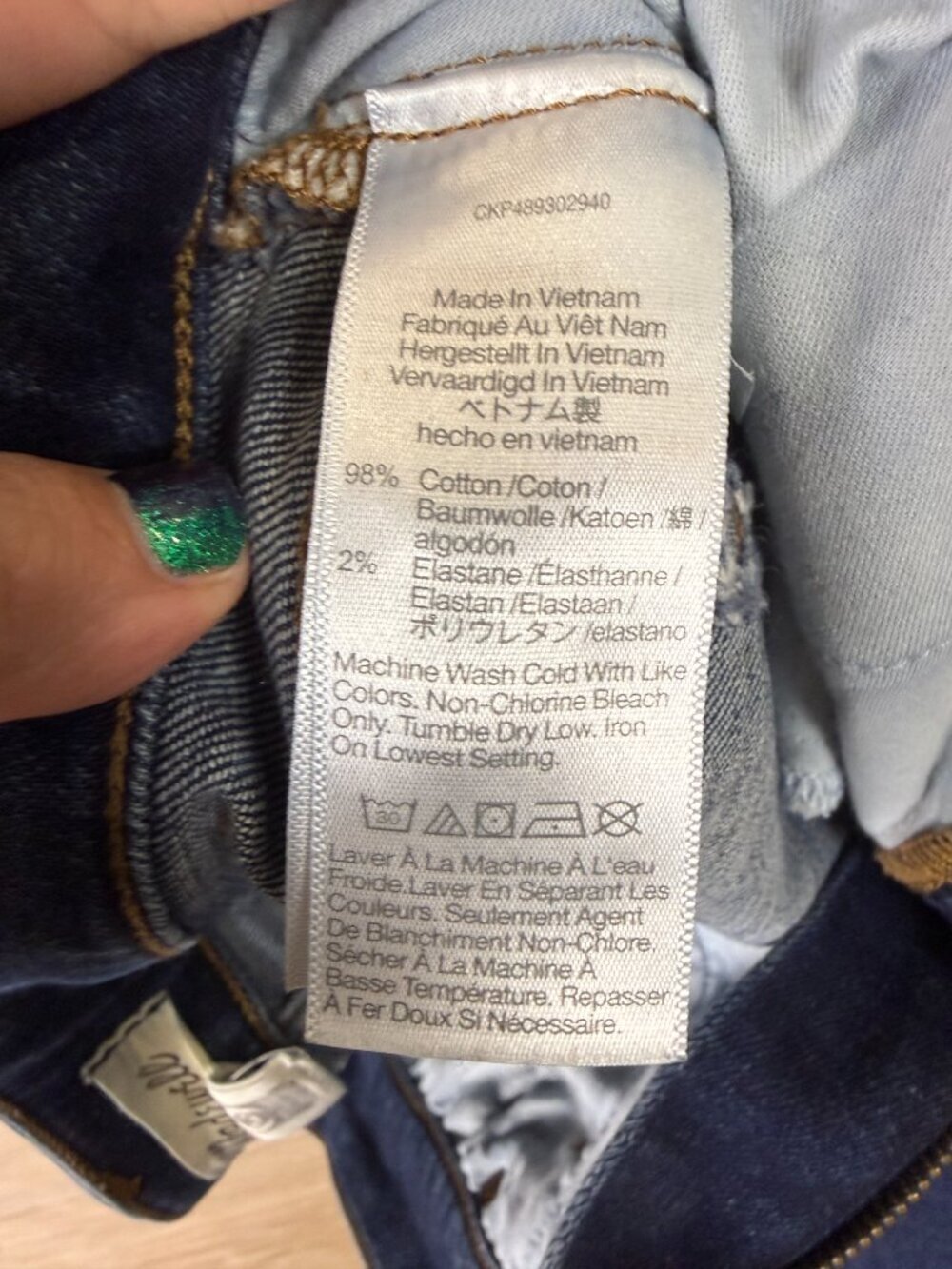 Madewell Curvy Perfect Vintage Dark Wash High Rise Slim Straight Jeans | 29 - Picture 7 of 7